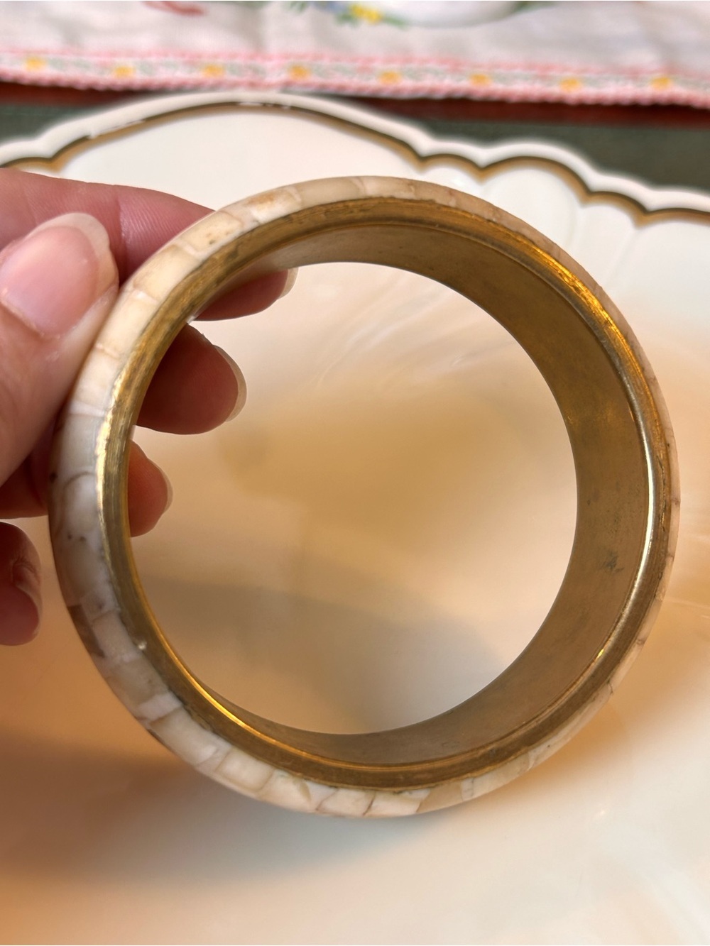 Vintage Bohemian Chunky Brass & Mother of Pearl Mosaic Inlay Bangle Bracelet - Picture 3 of 5